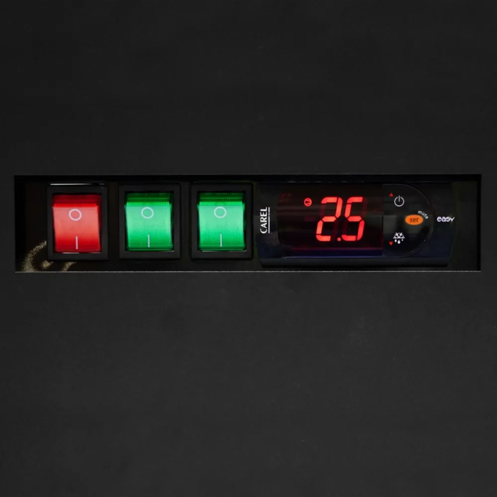 PC1870B Vitrīna ar Modernu Dizainu