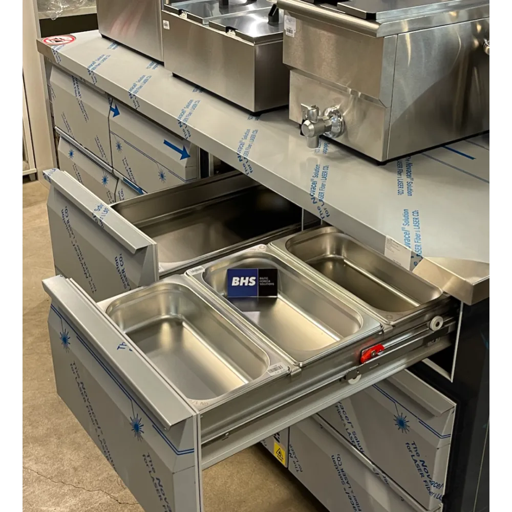 Versatile Cooling Counter P446 for Commercial Use
